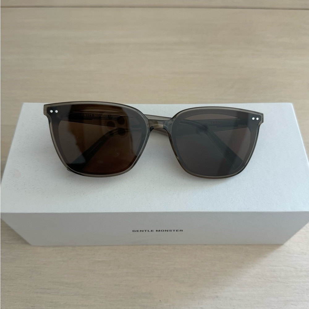 Gentle Monster Heizer KC6 Sunglasses